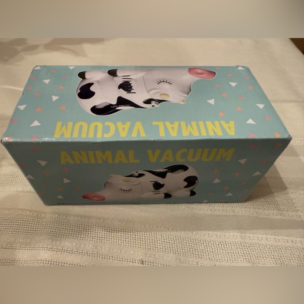 NIB Animal Mini Tabletop Vacuum - Cow